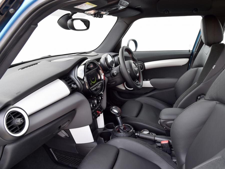  Mini Cooper SD 5-Door 2014 года  (UK) (фото 25 из 35)